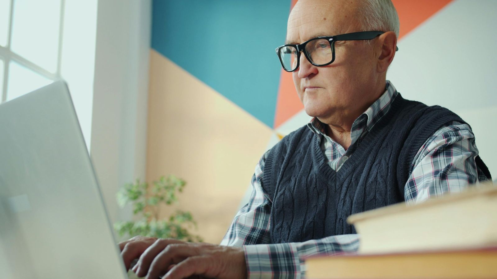 Seniorzy chętnie korzystają z tej ulgi w PIT. Zapominają o jednym, w tej sytuacji pieniądze trzeba zwrócić