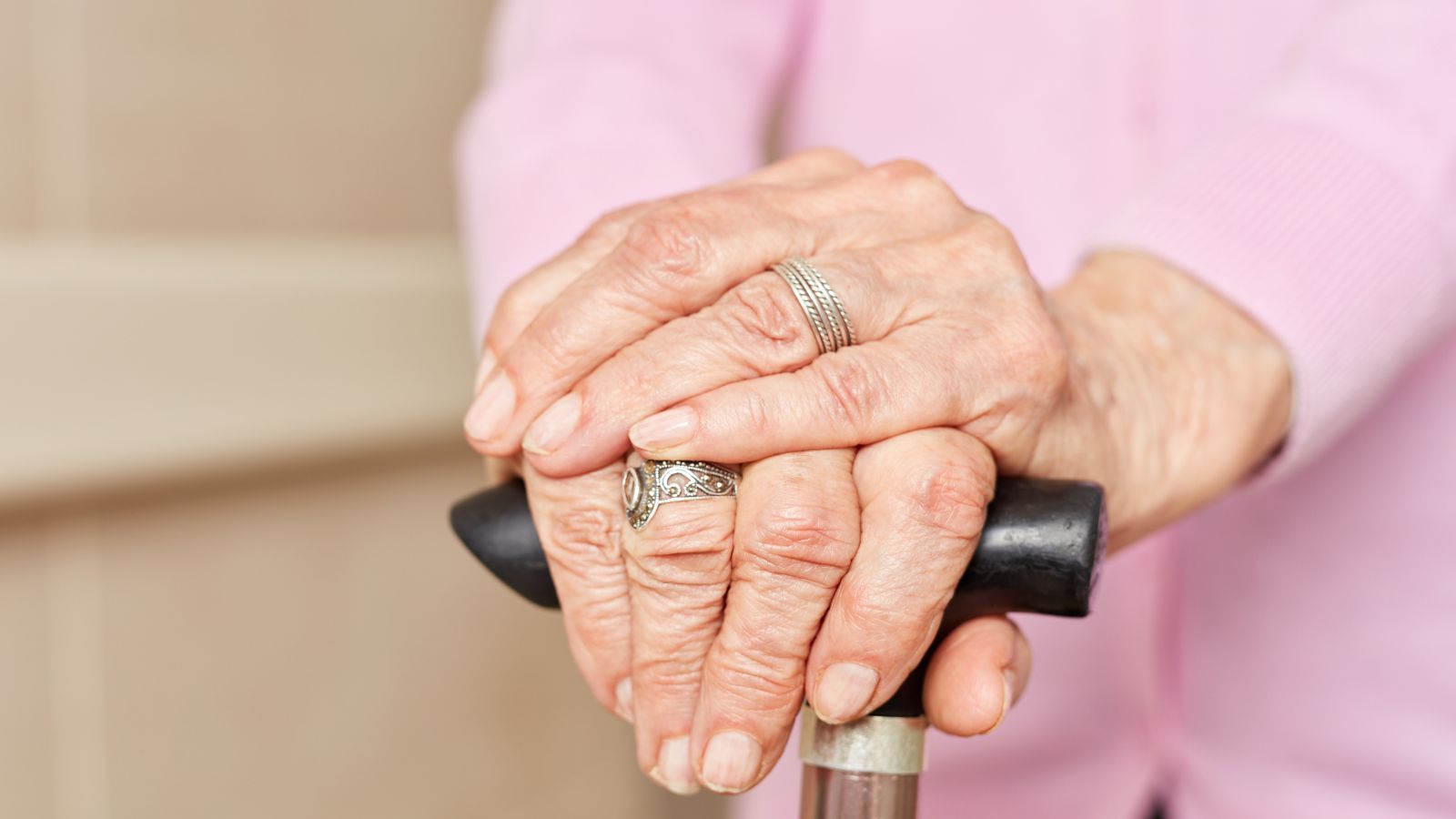 6938,92 zł specjalnej emerytury z ZUS. Kluczowym kryterium jest rok urodzenia