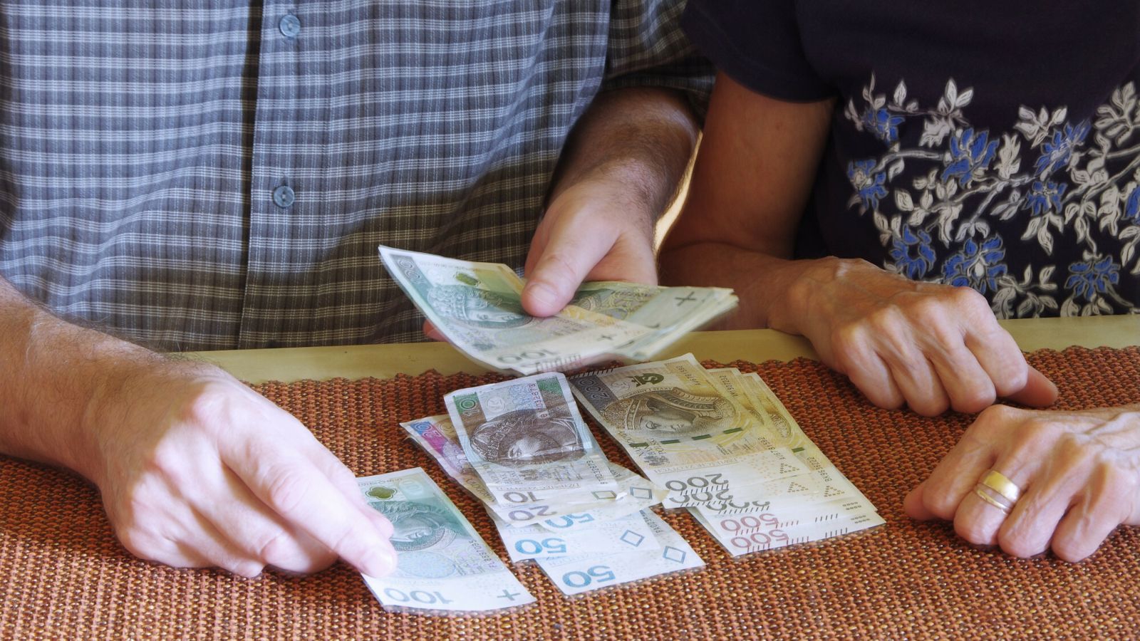 Wtedy najlepiej przejść na emeryturę. Te miesiące wypadają najkorzystniej, seniorzy sporo zyskają