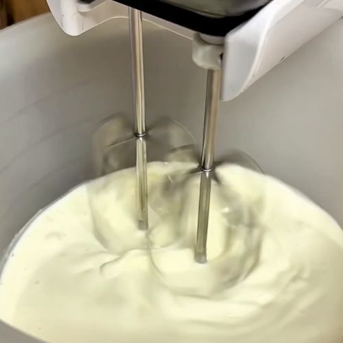 Najprostszy sernik z brzoskwiniami. Rodzina bez przerwy prosi o to ciasto