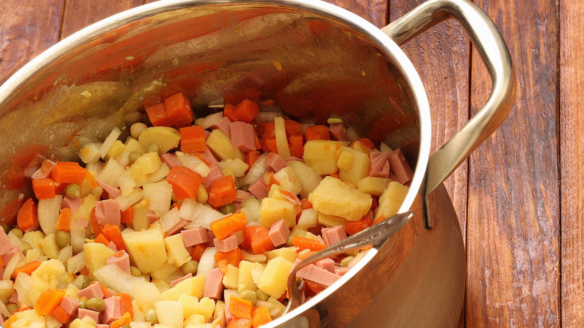 Żebroczka po śląsku – przepis na śląską zapiekankę ziemniaczaną