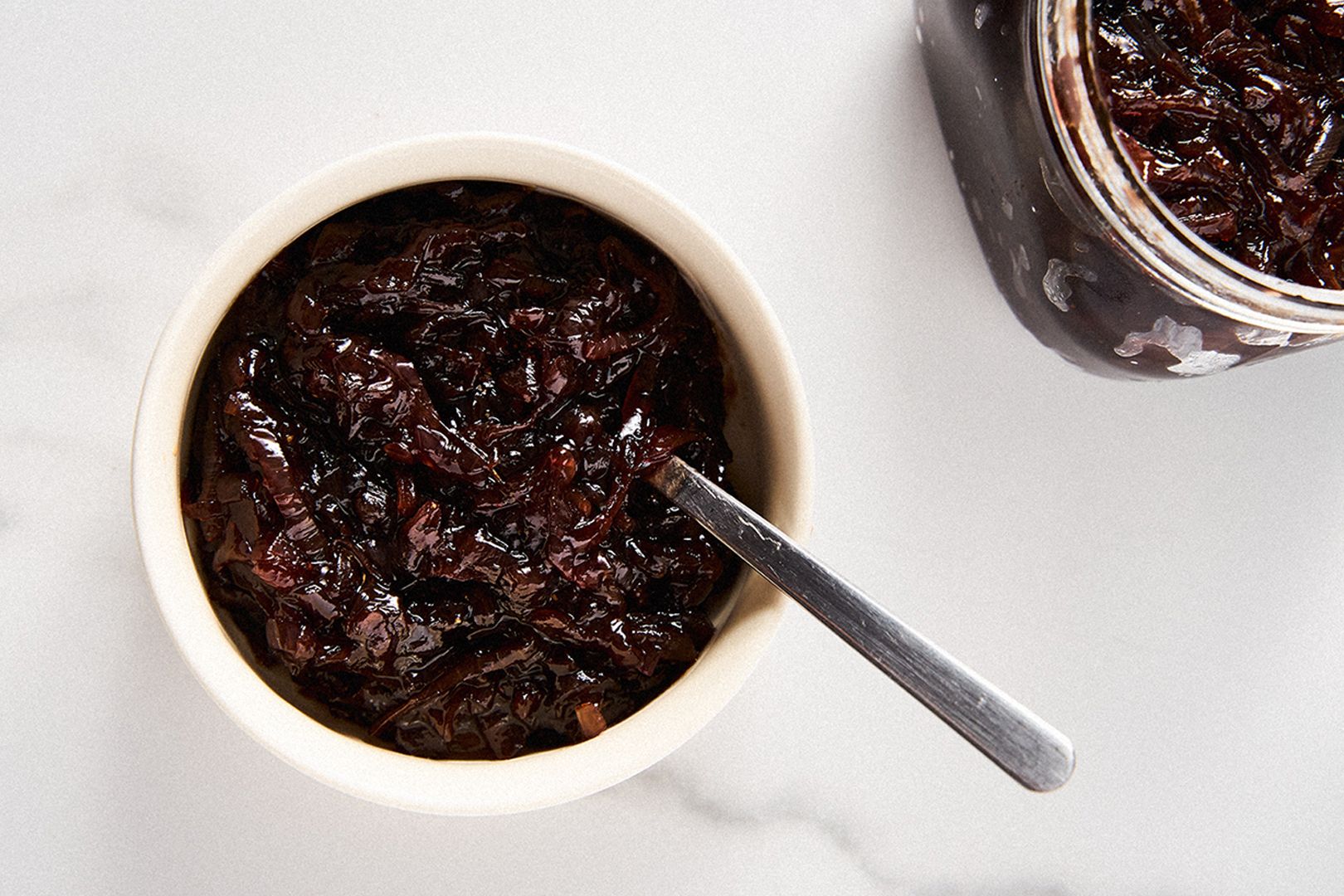 Konfitura z czerwonej cebuli z miodem i octem balsamicznym - krok po kroku