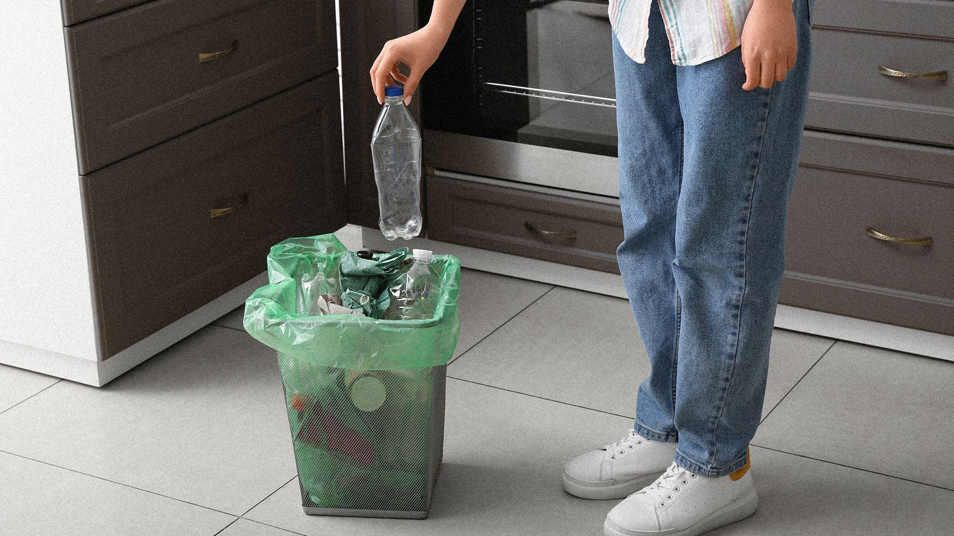 Zwrot kaucji przez kuriera - jak działa odbiór opakowań przy dostawie zakupów