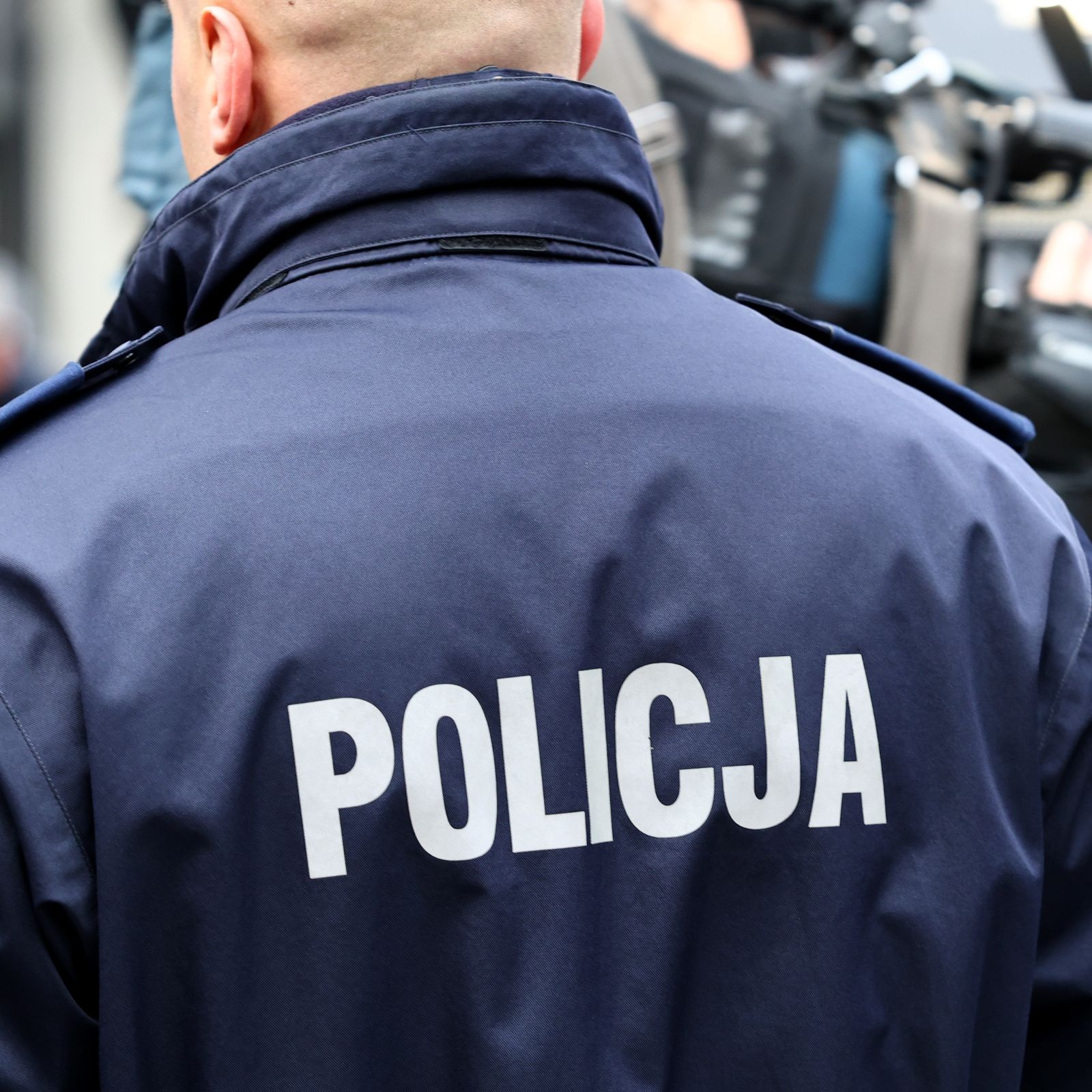 Atak na policjantów w Warszawie. Są ranni, służby ujawniły dramatyczne szczegóły