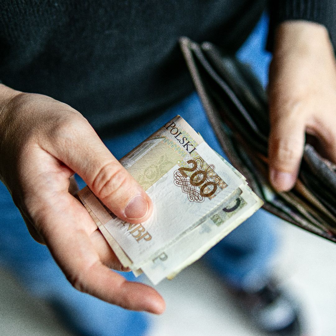 Pracował 40 lat, zwolnili go tuż przed emeryturą. Takie świadczenie wyliczył mu ZUS