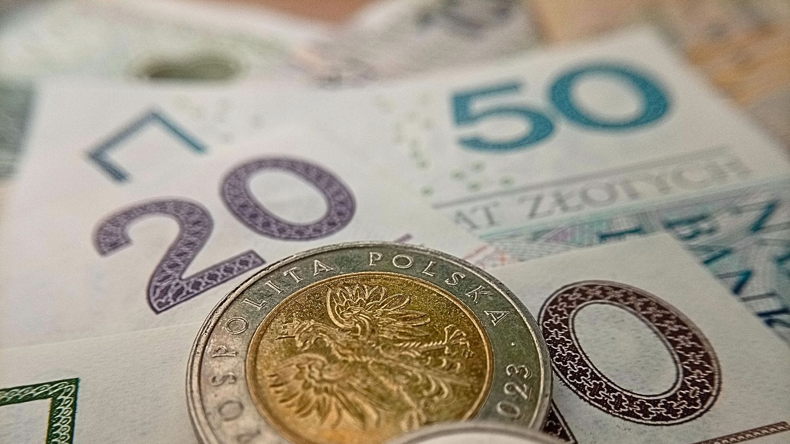 Gdzie zakupy są najtańsze? Lidl i Biedronka poza TOP 3, wygrał inny sklep