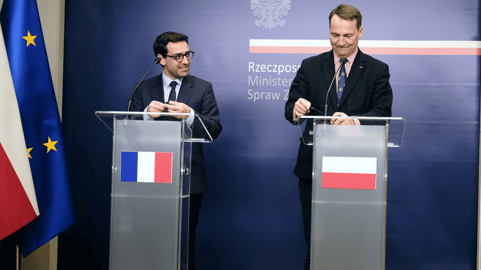 "Korona by mu z głowy nie spadła". Sikorski bardzo ostro o Zełenskim