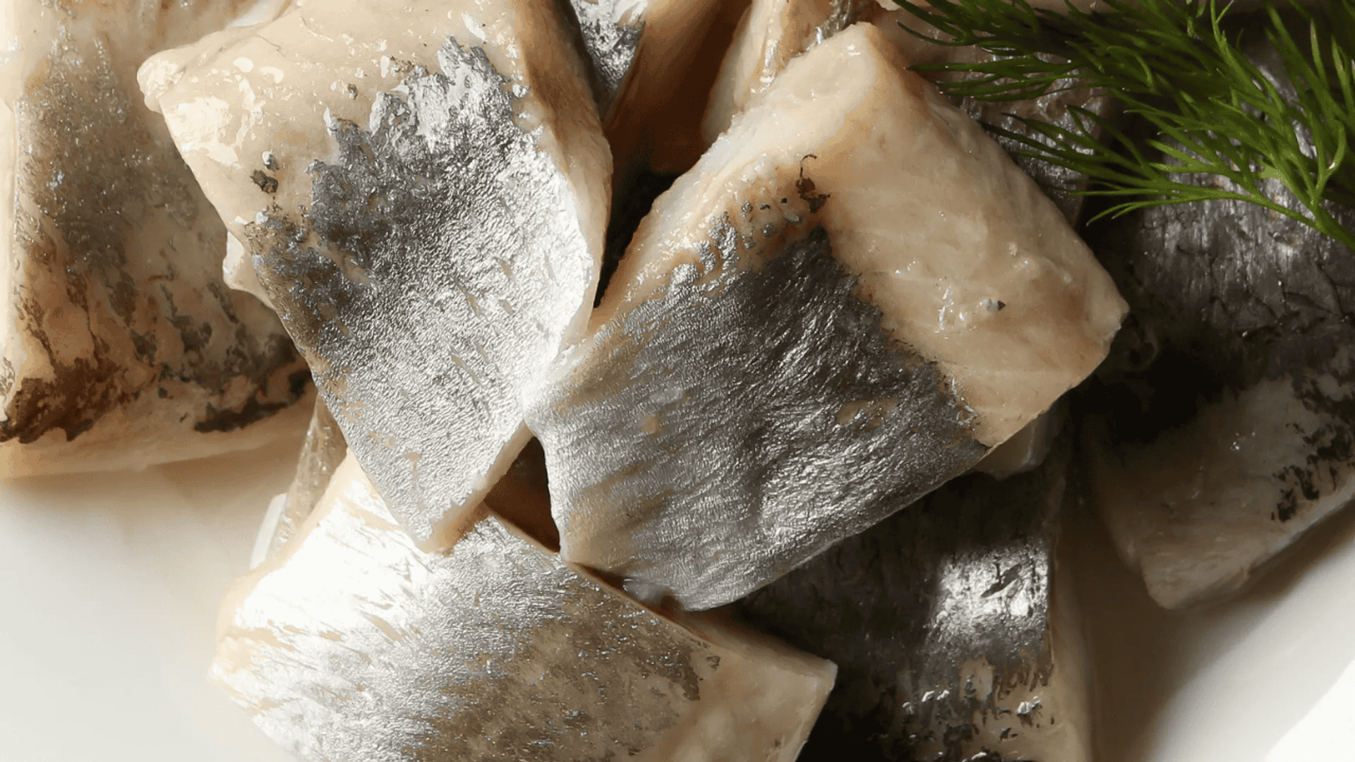 Polacy jedzą to przy świątecznym stole na potęgę. Jest warte niemałą fortunę