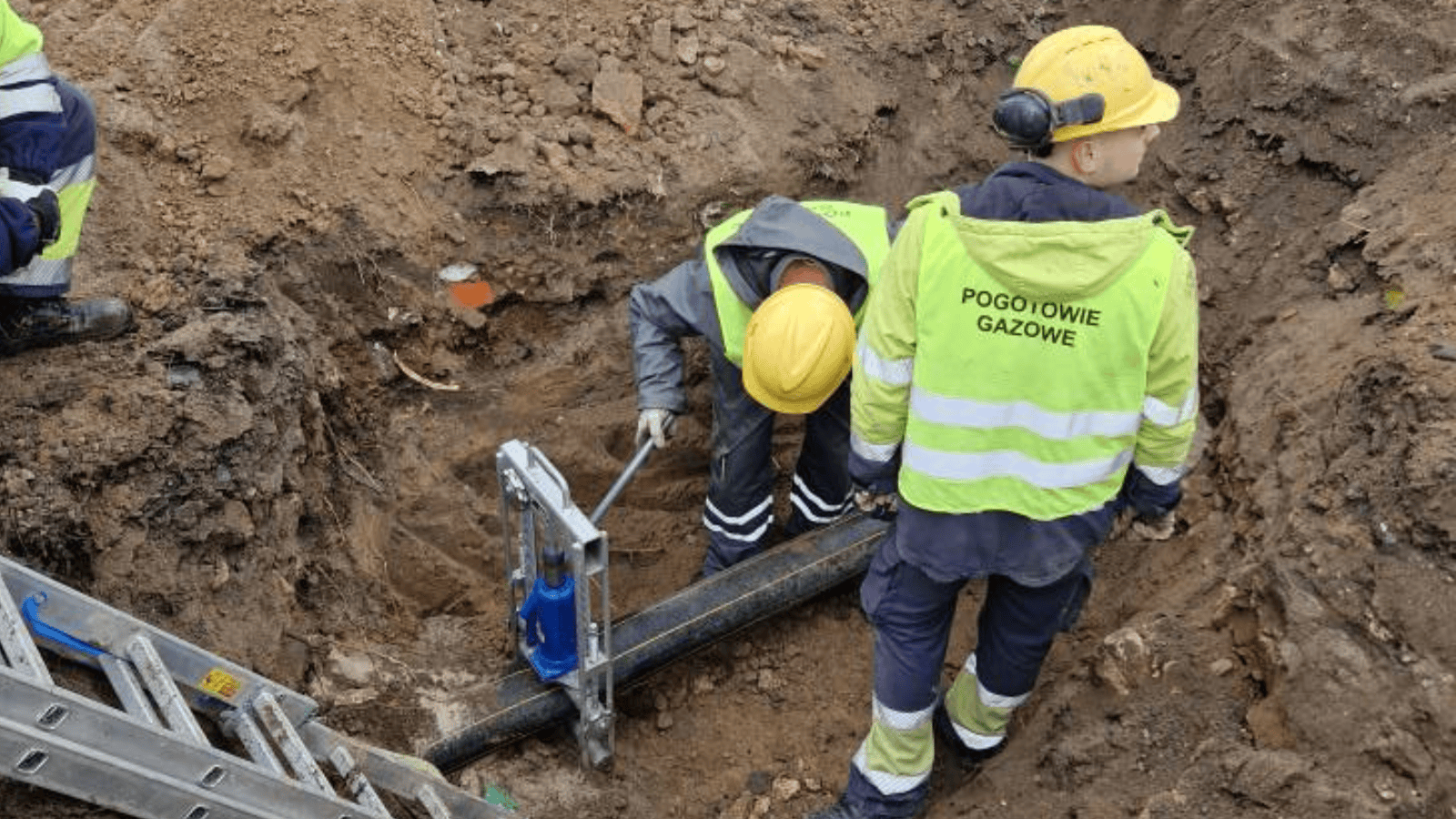 Słup ognia i przerażenie w Krakowie. Na miejscu służby, wydano pilne oświadczenie