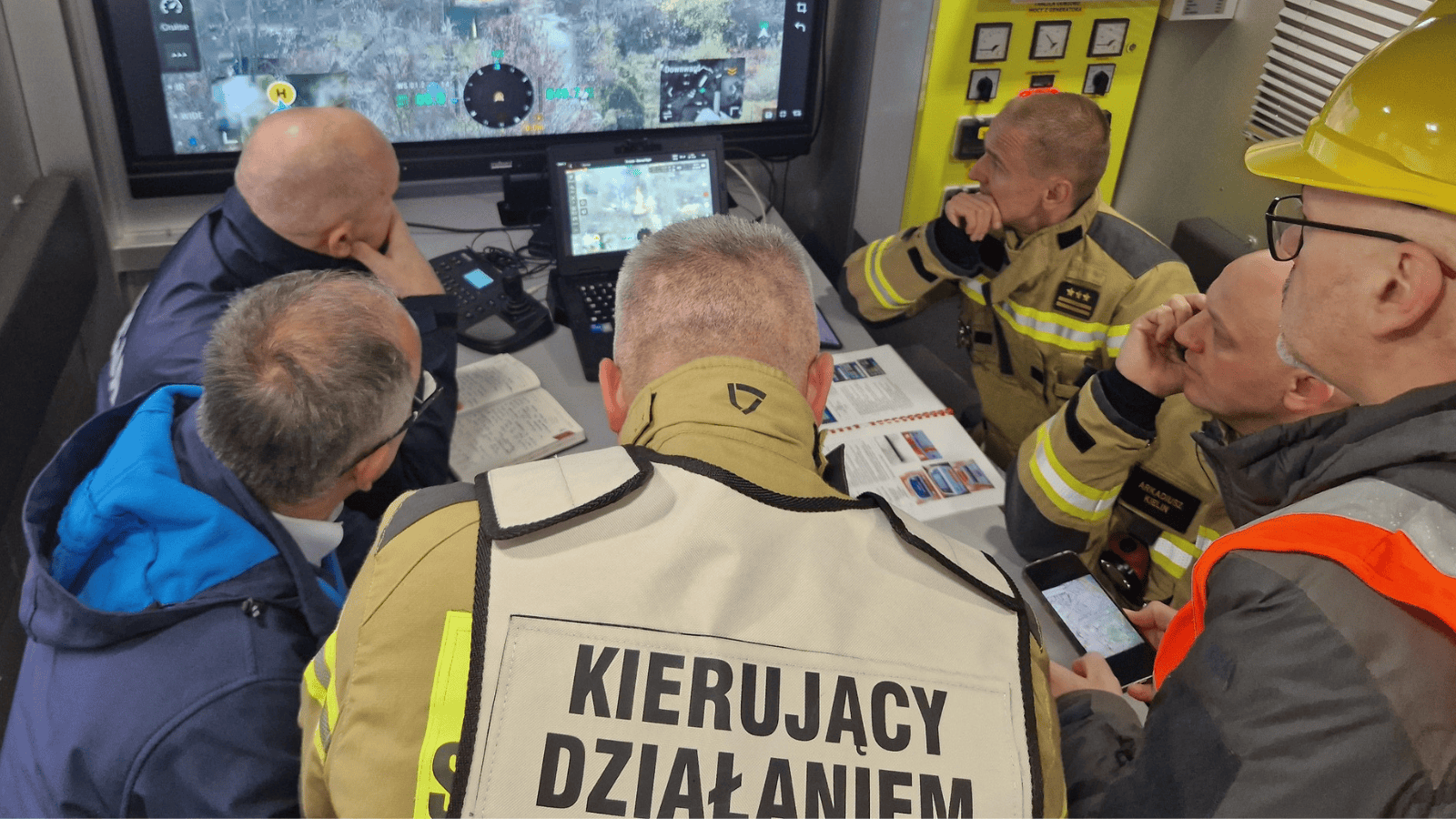 Słup ognia i przerażenie w Krakowie. Na miejscu służby, wydano pilne oświadczenie