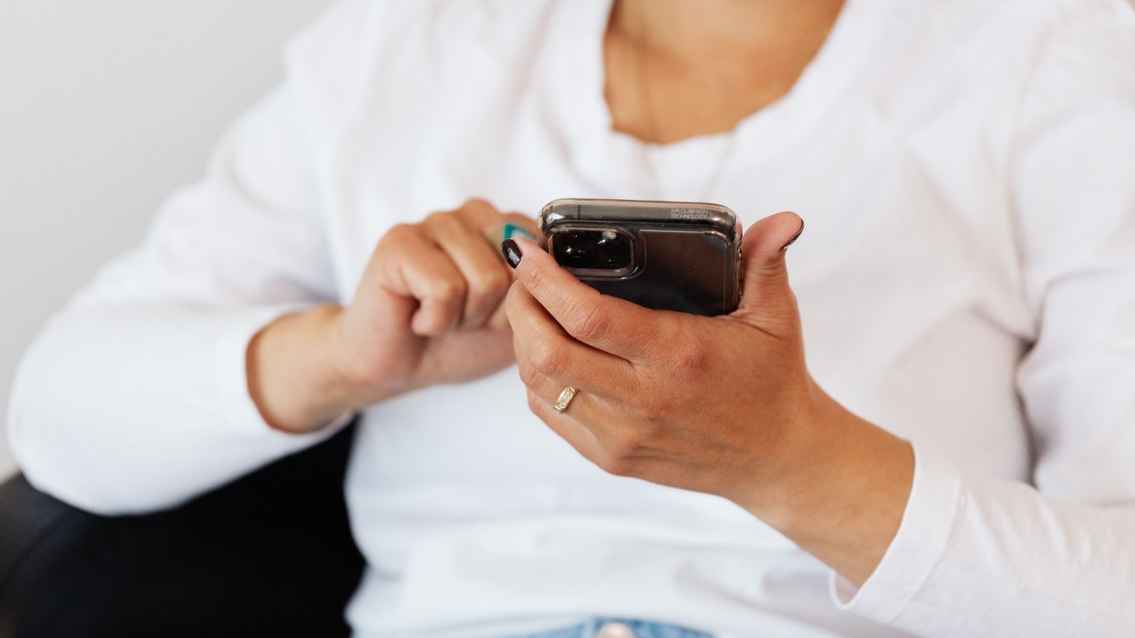 Znana sieć komórkowa na dobre znika z Polski. Wiele osób miało w niej numer