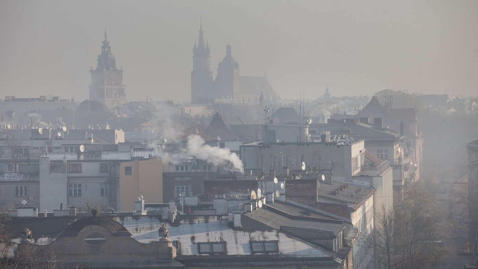 Powietrze nie do oddychania w tym mieście. Mapy płoną na czerwono, rozesłano alert RCB