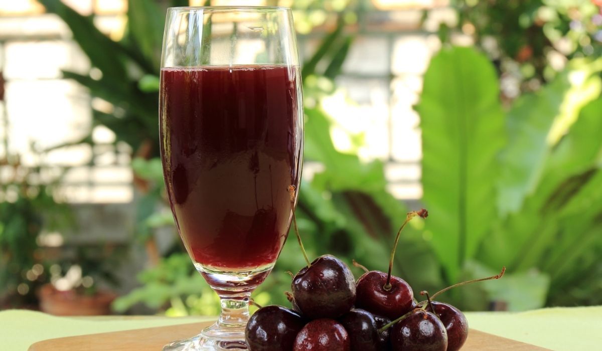 Wypijesz wieczorem i śpisz spokojniej. Sok z tych owoców jest bardzo pomocny w zasypianiu