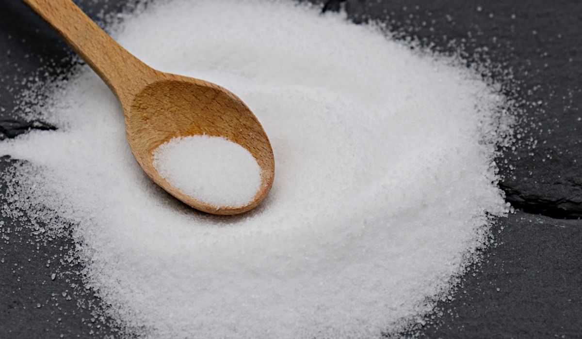 Zapomnij o cięciu i kopaniu. Pnia z ogrodu pozbędziesz się w prosty sposób