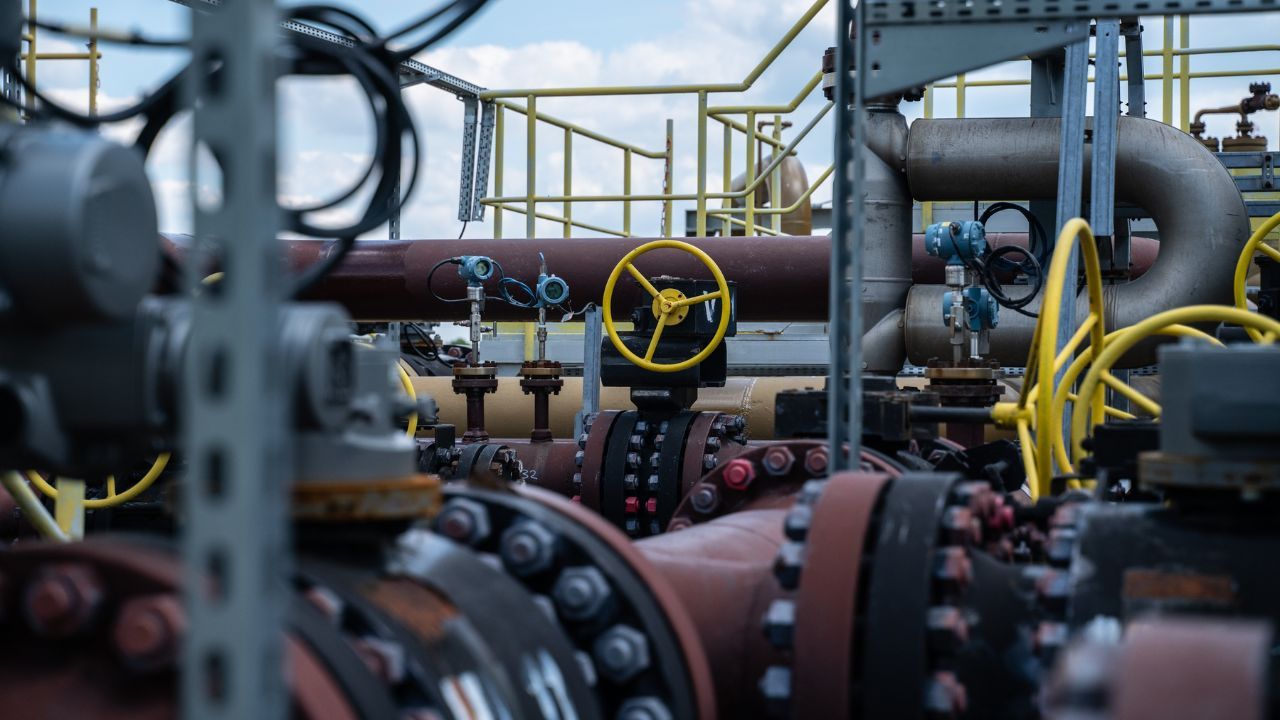 Wojna podbija ceny paliw. Polska liczy na zapasy, ale przestrzeń magazynowa się kurczy