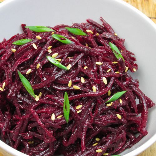 Ta surówka z buraczków jest idealna do mielonych. Smakuje lepiej niż z restauracji