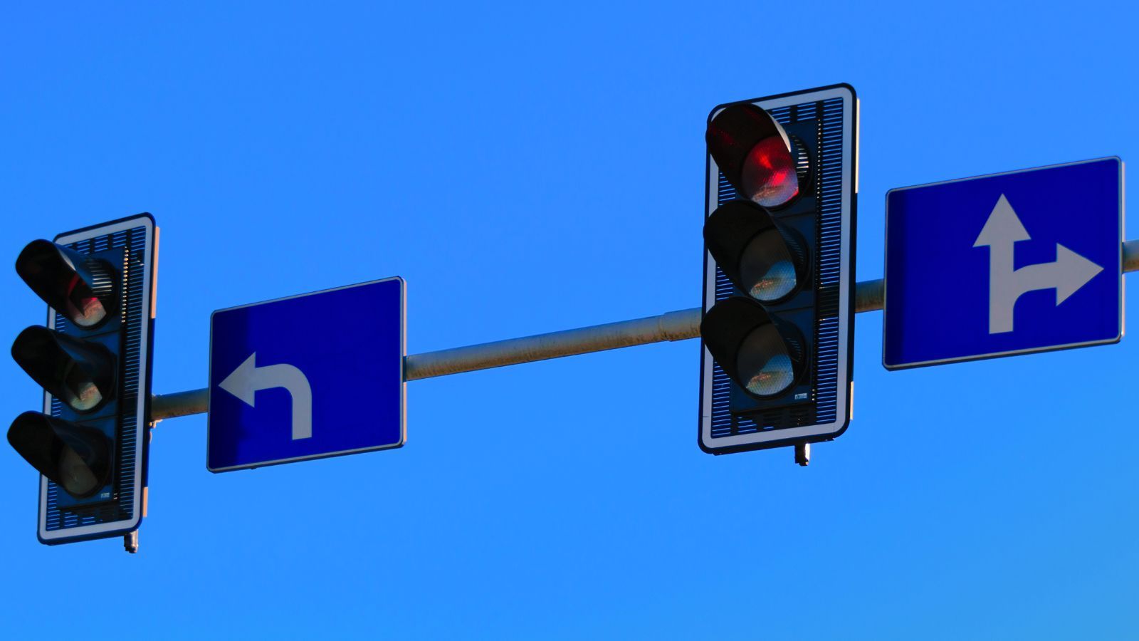 Rząd szykuje rewolucję na skrzyżowaniach. Zniknie uciążliwy obowiązek, ale to dopiero początek