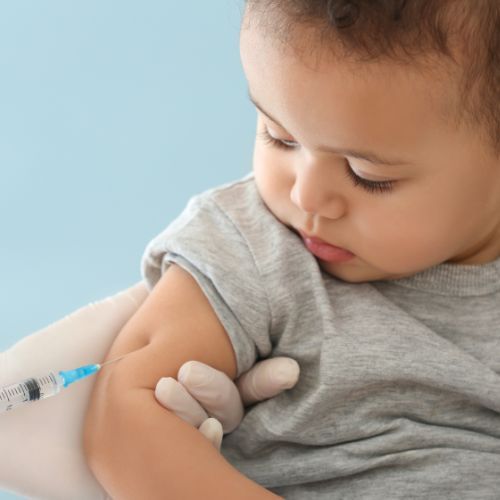 Co każdy rodzic powinien wiedzieć o kalendarzu szczepień? Wyjaśnia pediatra