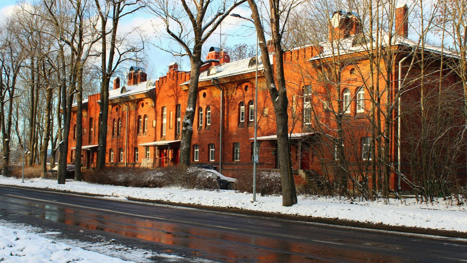 Tyle musi być stopni, by odwołać lekcje w szkole. Poniżej tej temperatury dyrektor ma obowiązek