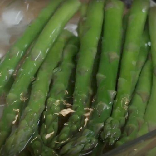 Weź szparagi, ser i ciasto francuskie. Nie ma prostszego przepisu na kolację