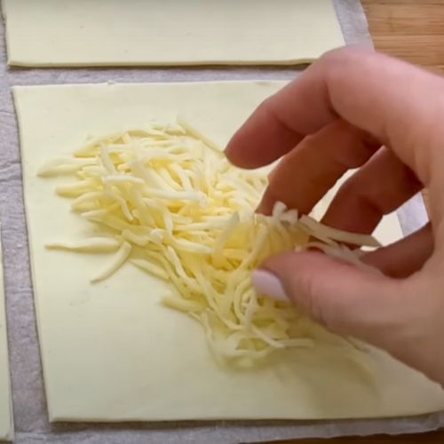 Weź szparagi, owiń je szynką i zawiń w ciasto francuskie. Sezon już trwa