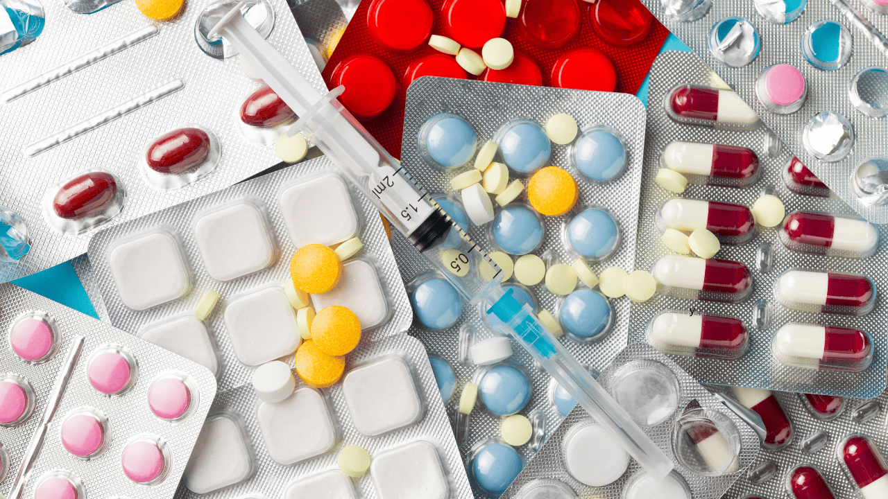 Wielu Polaków o tym nie wie. Po tych lekach nie można prowadzić