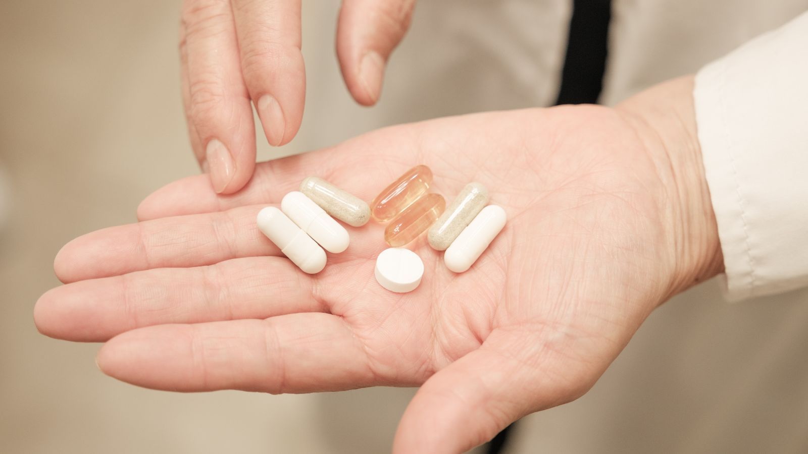 Pilny komunikat GIF. Wycofują ten lek ze wszystkich aptek w Polsce