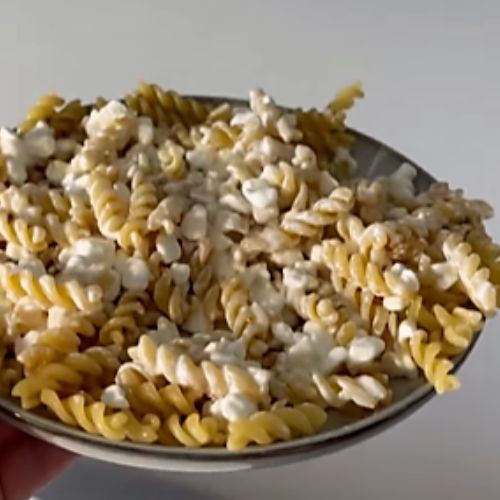 Masz makaron? Zrób z niego szybki i tani obiad, wystarczą 3 składniki