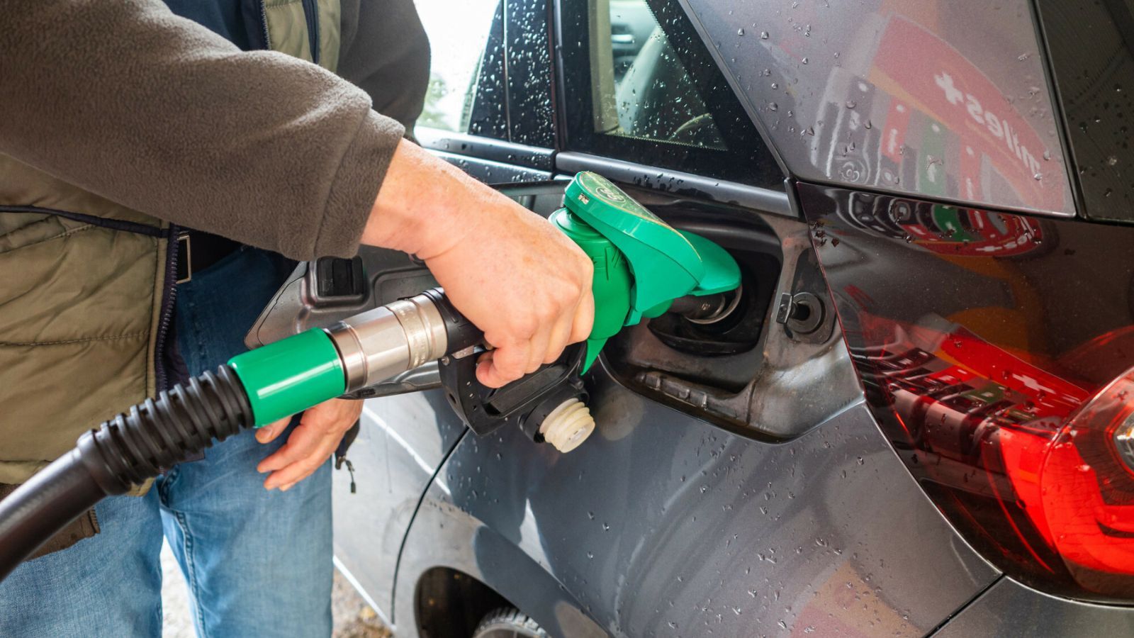 Tankowanie samochodu