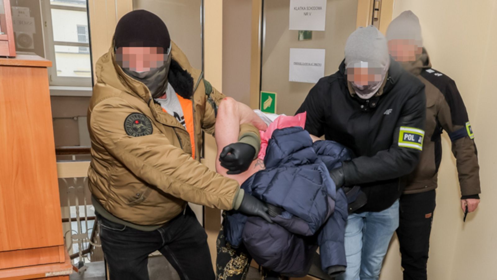 Dramatyczne wydarzenia w stolicy. Syn zatrzymany, rodzice nie żyją. Poznaliśmy szokujące kulisy