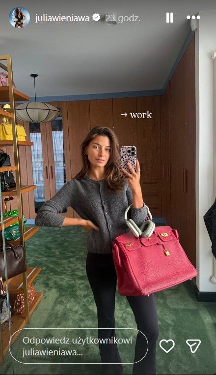 Julia Wieniawa pokazała astronomicznie drogą torebkę. Niektórzy w rok mniej zarabiają