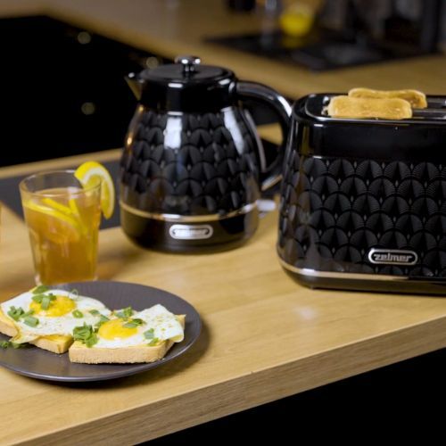 Tosty z jajkiem i herbatą z dodatkami - pyszne śniadanie z tosterem ZTS8010 i czajnikiem ZCK7640 od Zelmer