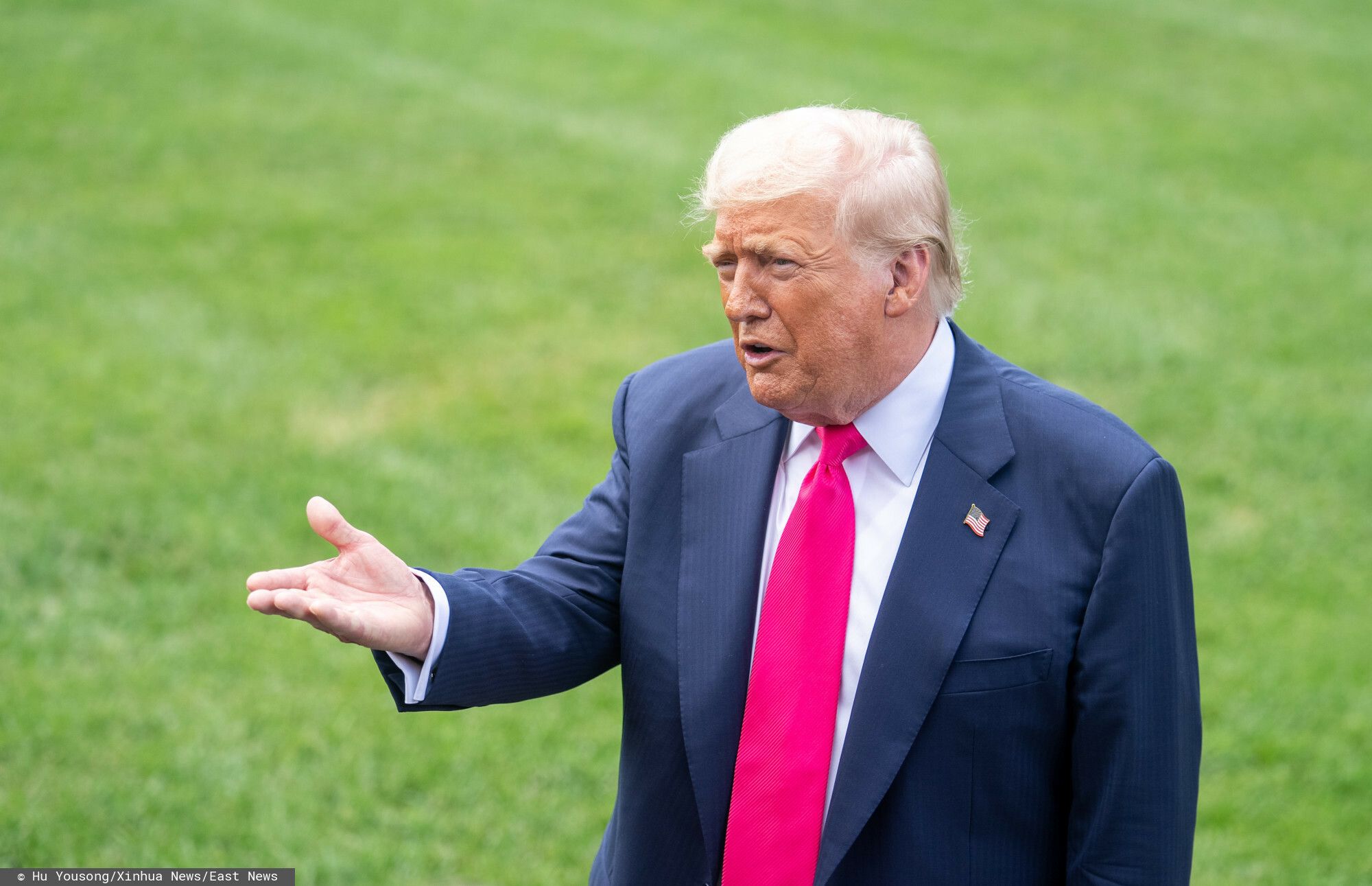 trump dolar.jpg
