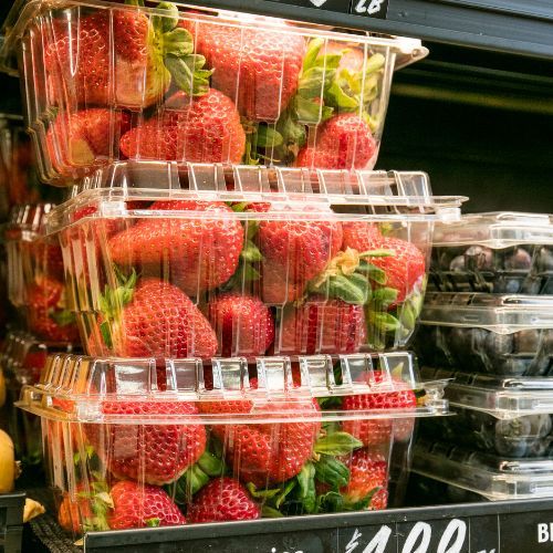 Tak rozpoznasz polskie truskawki. Nie daj się nabrać na sztuczki sprzedawców