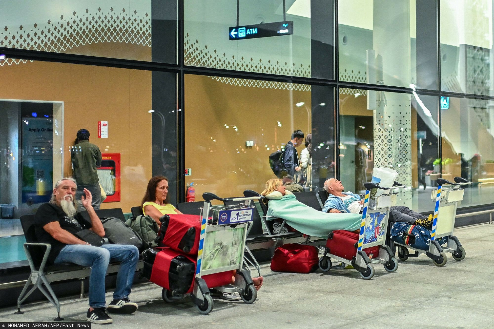 Wydostaną dziesiątki tysięcy turystów z Bliskiego Wschodu. To największa w historii kraju ewakuacja, a co z Polakami?