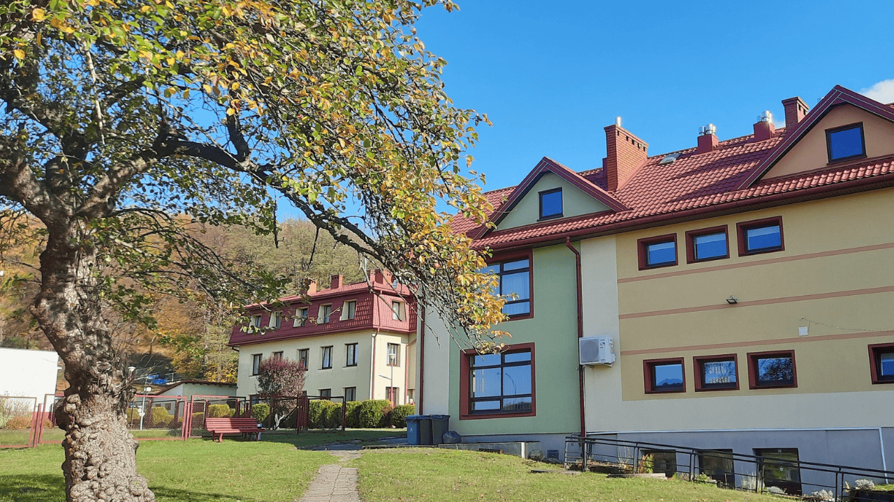 Nie Krynica, ani Szczawnica. Mało kto wie o tym maleńkim uzdrowisku. Jest tu święty spokój i cisza