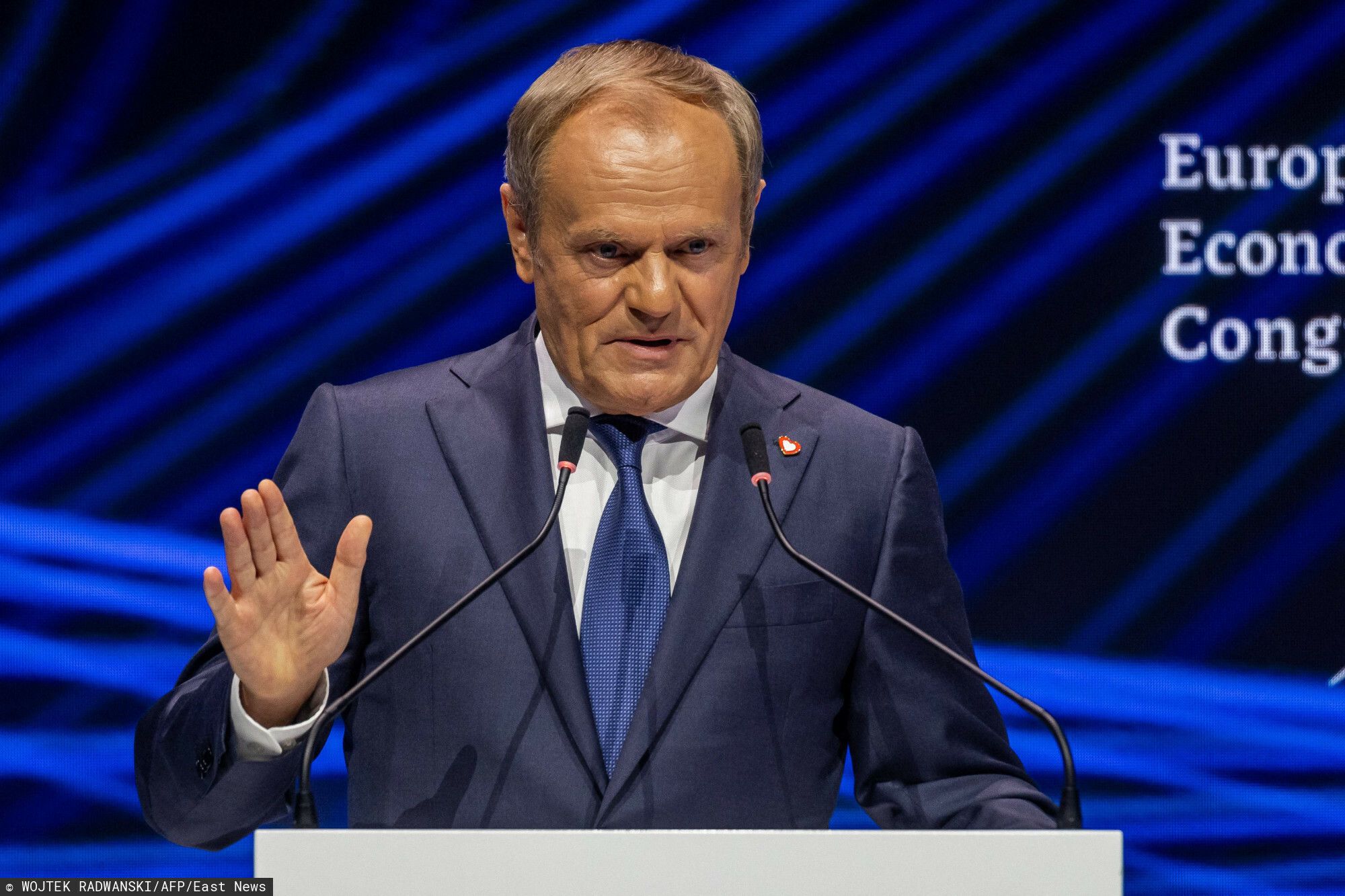 Emmanuel Macron już w Polsce. Do Katowic przybędzie z interesem, Polacy zyskają na tym podwójnie