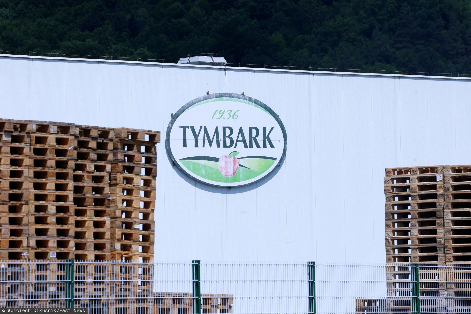 Co się dzieje z napisami pod kapslami napojów Tymbark? Internauci zaniepokojeni, są nieoficjalne informacje