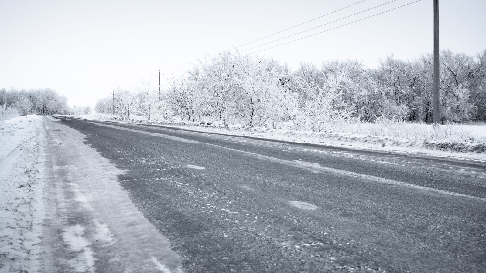Służby ostrzegają mieszkańców. 12 województw objętych alertem. Zacznie się już w nocy