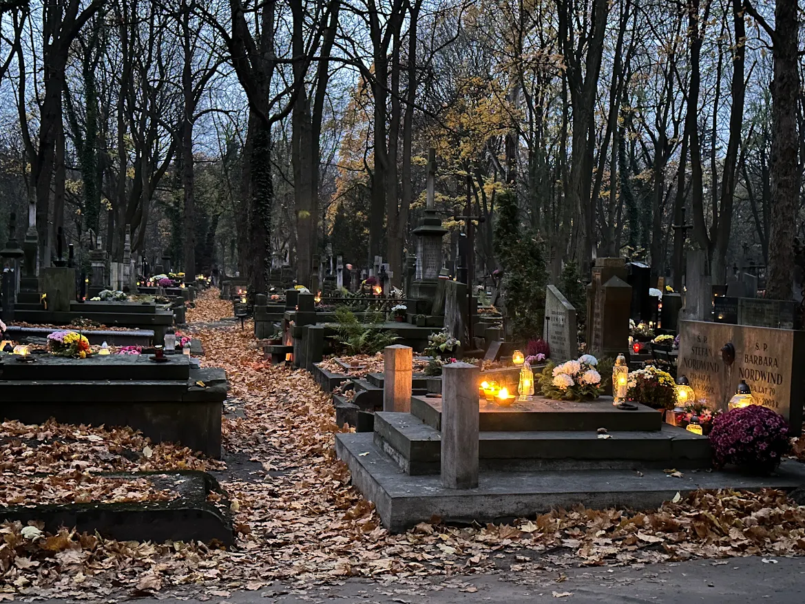 Pójdziesz na cmentarz z takim zniczem i słono zapłacisz. choćby 5000 zł mandatu