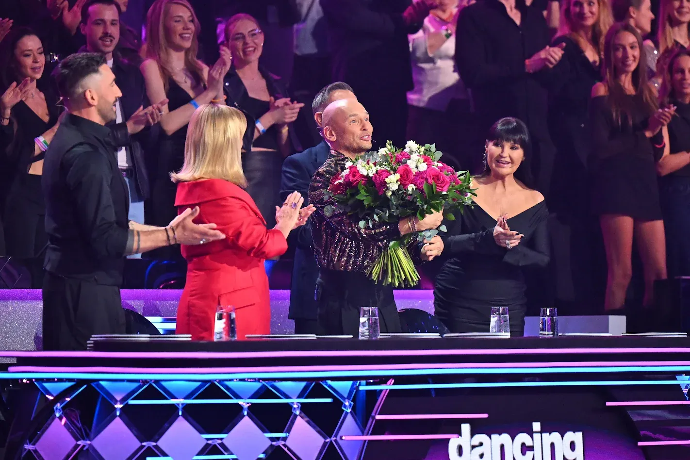 Była 20:02, gdy w "TzG wydarzyła się historia. Wszyscy wstali. Łzy cisnęły się do oczu