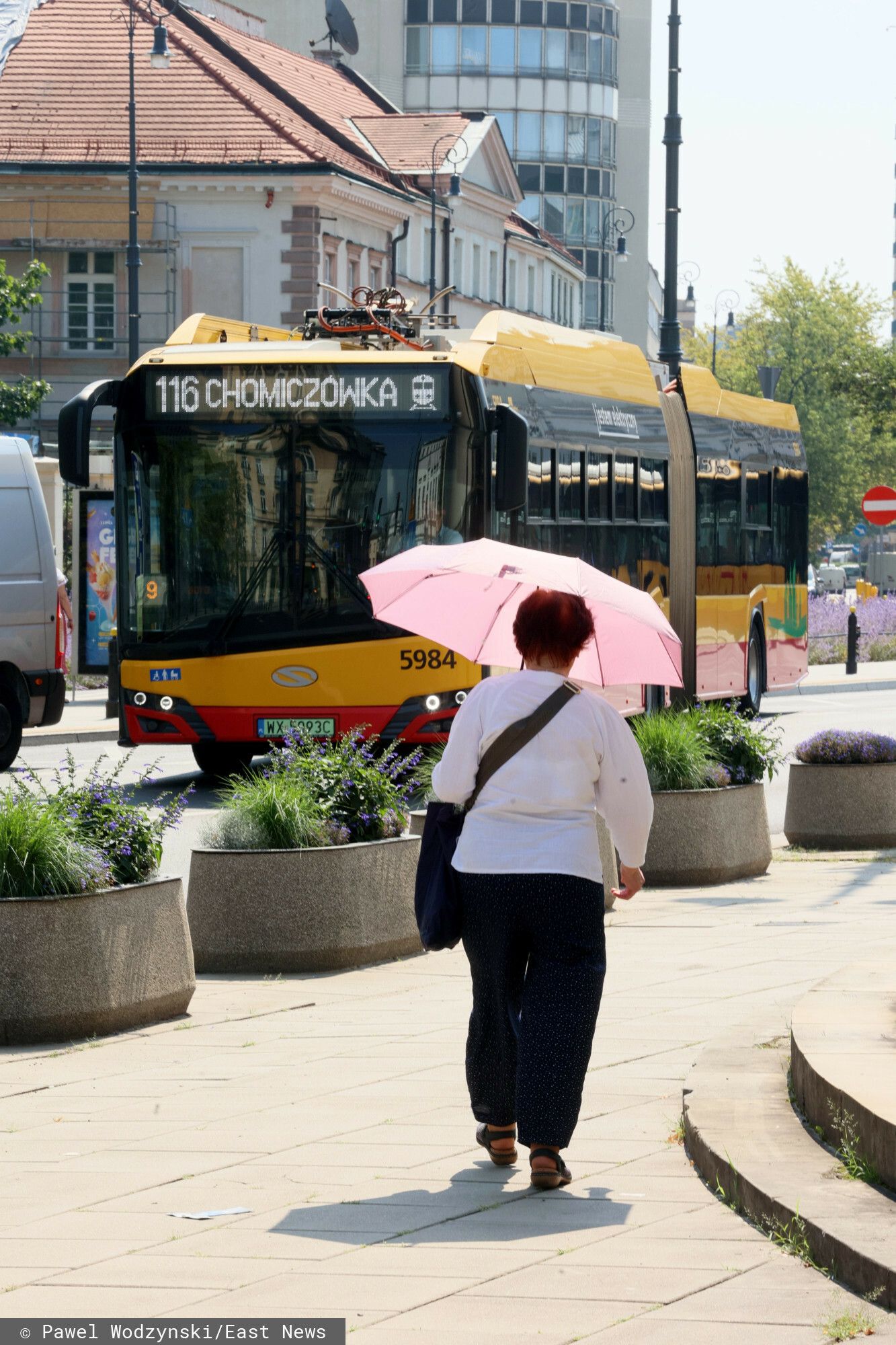 Kierowca autobusu przyszedł do pracy w spódnicy. Taki protest nie spodobał się przełożonym