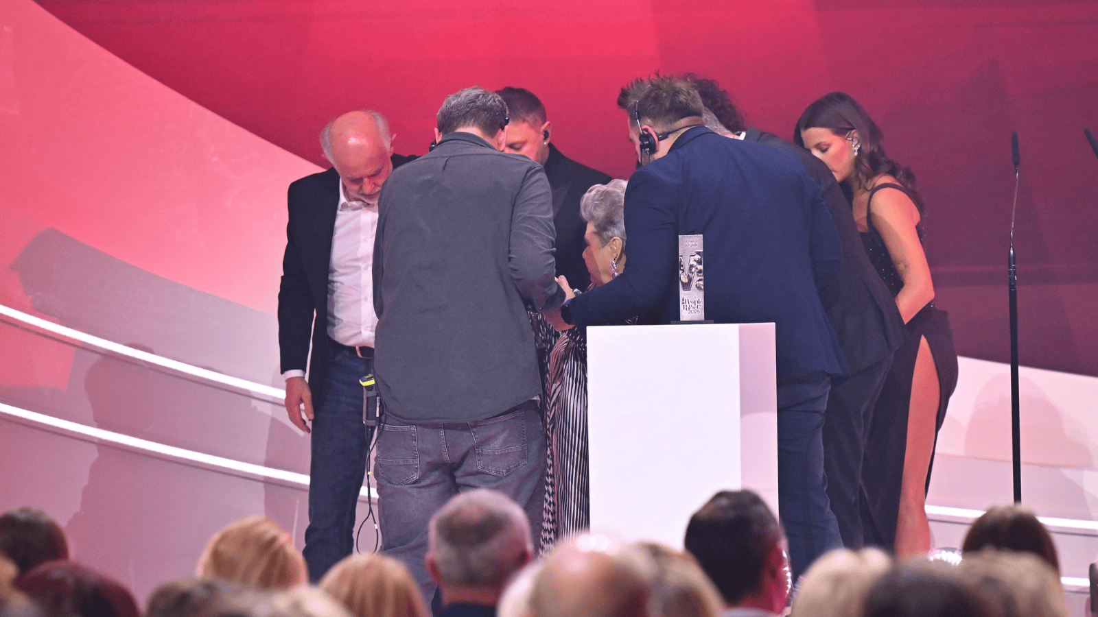 Podczas gali Viva! People Power 2025 Ewa Bem upadła. Tego nie zarejestrowały kamery