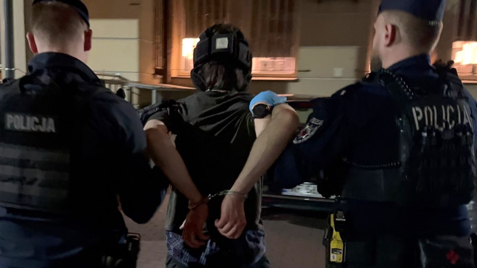 Atak na UW. Prokuratura przekazała informacje ws. sprawcy