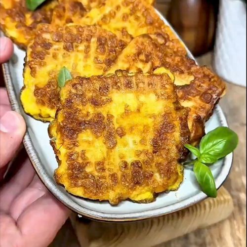 Weź wafle i rozsmaruj na nich mięso mielone. Przepis na medal