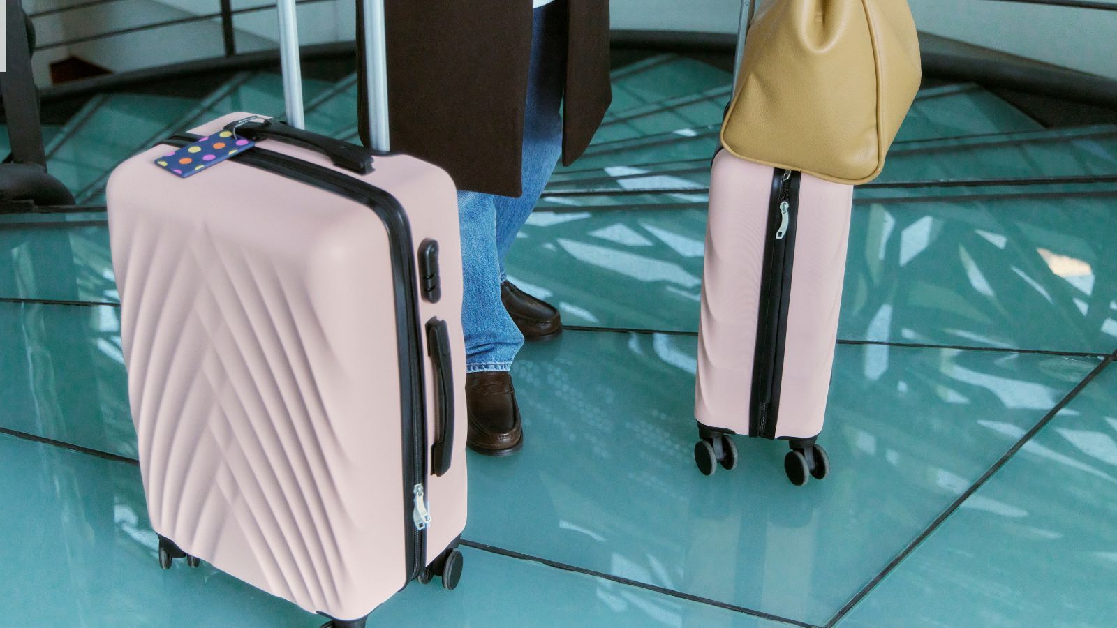 Nowy zakaz na dworcach i lotniskach. Z bagażem będzie trudniej