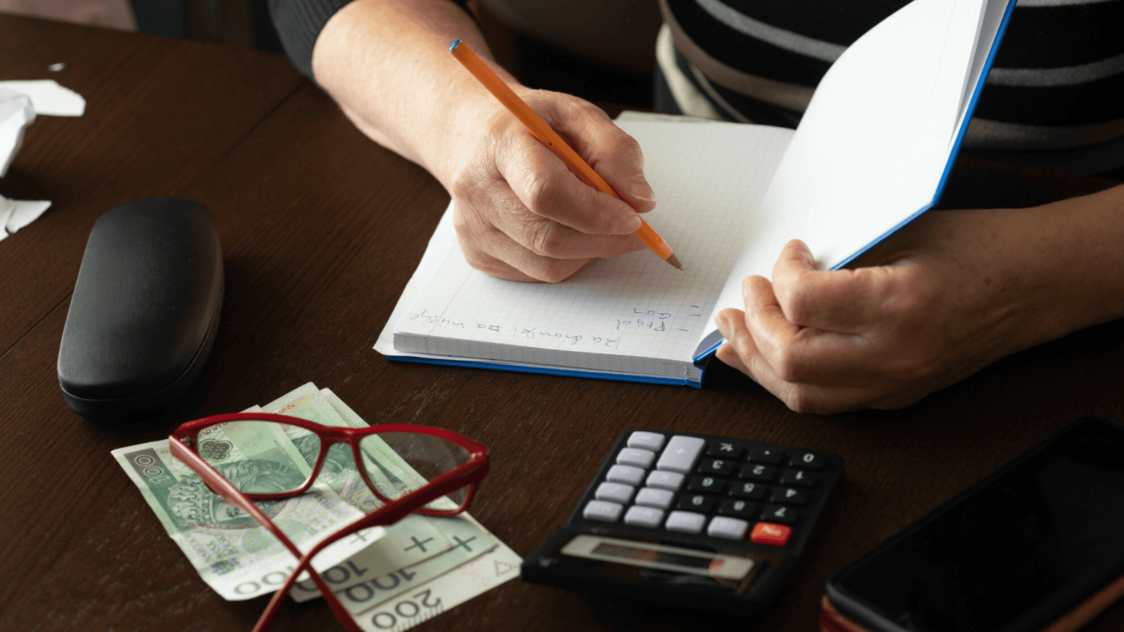 Wcześniejsza waloryzacja emerytur w 2026 roku. Seniorzy mocno się zdziwią