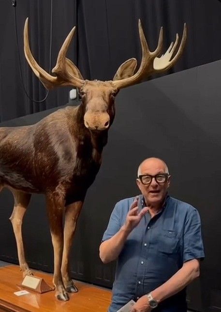 Nie żyje Hugh Wallace, znany prezenter BBC i architekt. Jego mąż pożegnał go w poruszającym wpisie