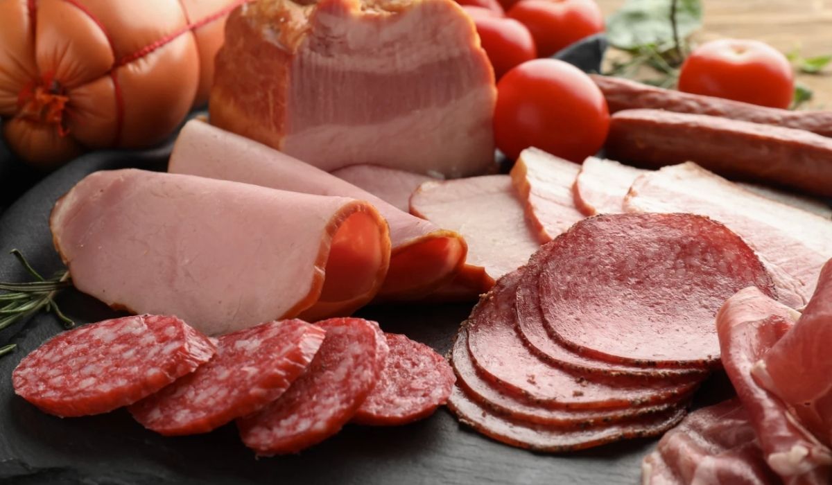 Rakotwórcze jedzenie – na te produkty uważaj! Co warto wyeliminować z diety dla zdrowia?