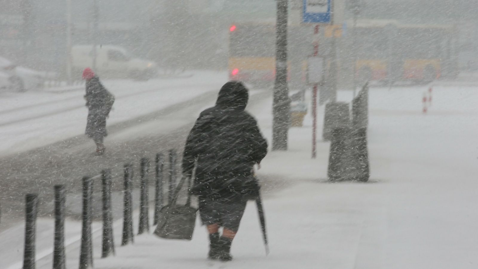 IMGW ostrzega przed silną wichurą. Zagrożone jedno województwo